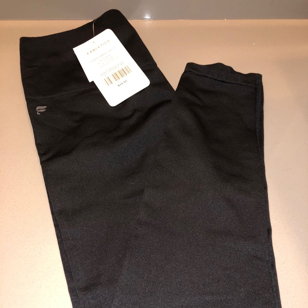 Fabletics Classic High Waisted 7/8 Leggings